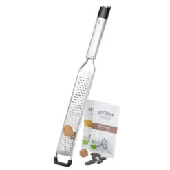 GEFU Set: Fein- Und Grobreibe PRIMELINE + SPICEBAR XS-Muskatnüsse, Bio Inhalt 8 G + SPICEBAR XS-Tonkabohnen, Bio Inhalt 7 G