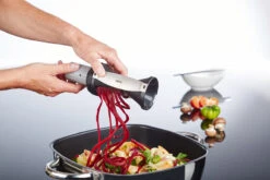 Spiralschneider SPIRELLI® 2.0 80 Jahre GEFU 11 Spiralschneider SPIRELLI® 2.0 80 Jahre GEFU -GEFU Verkaufsgeschäft 89561 gefu spiralschneider spirelli 20 04